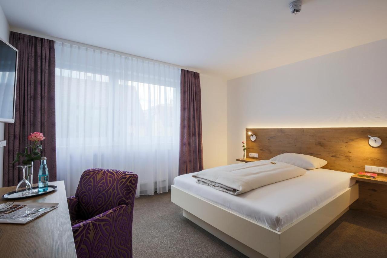 Hotel Hirsch Leonberg Exteriör bild