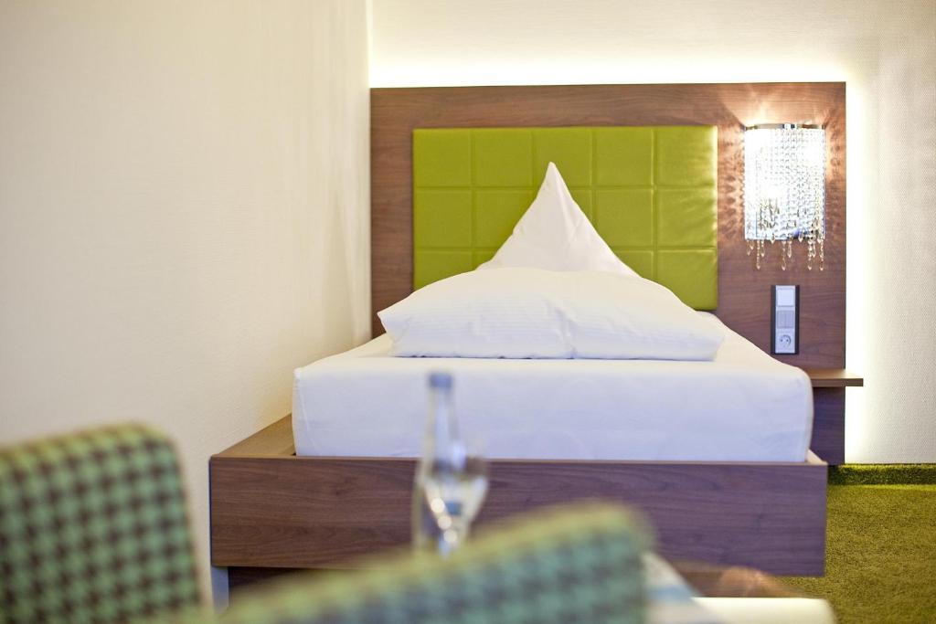 Hotel Hirsch Leonberg Rum bild