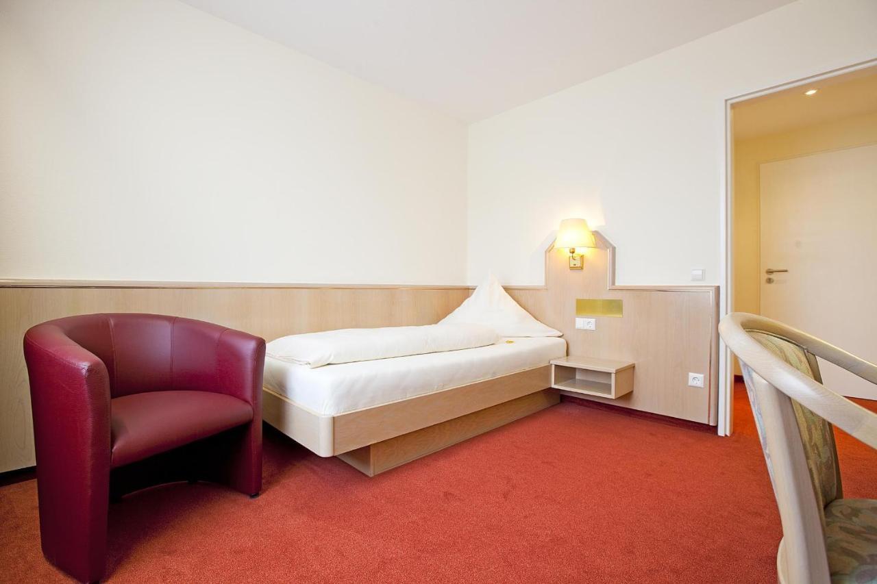 Hotel Hirsch Leonberg Rum bild