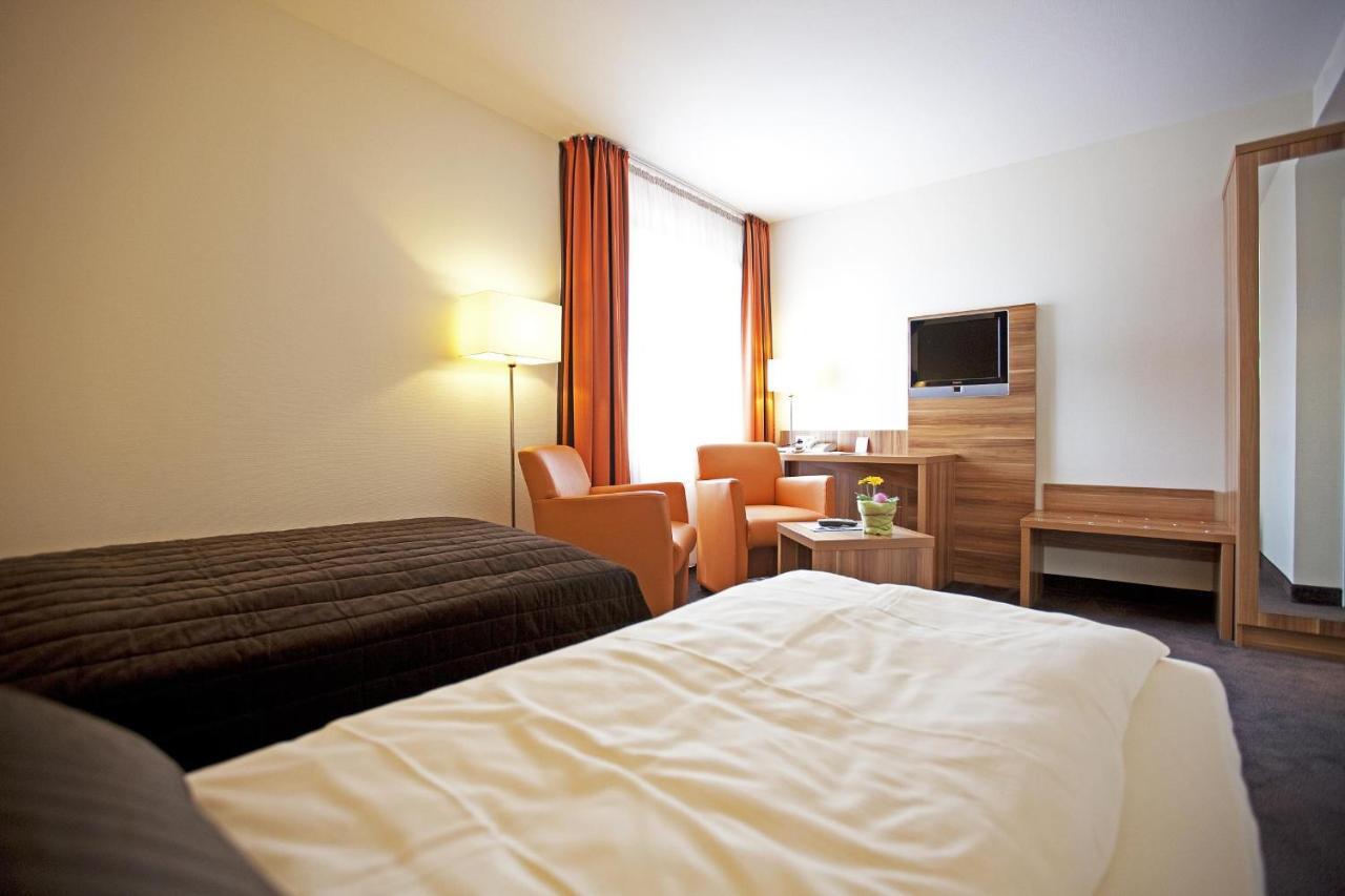 Hotel Hirsch Leonberg Rum bild